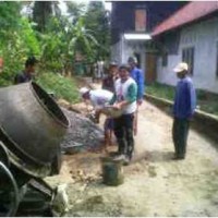 Masyarakat Desa saat melaksanakan program PNPM.